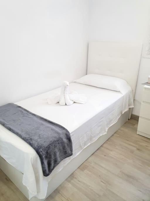 Habitaciones Bonitas Y Comodas L'Hospitalet de Llobregat Extérieur photo