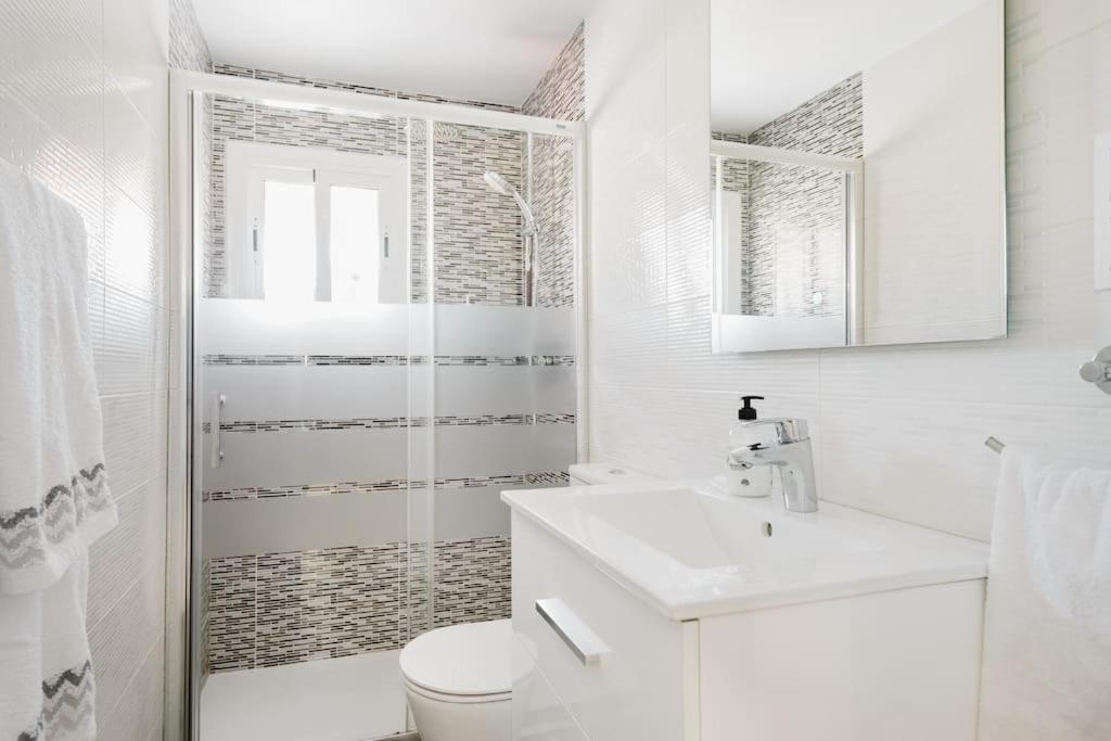 Habitaciones Bonitas Y Comodas L'Hospitalet de Llobregat Extérieur photo